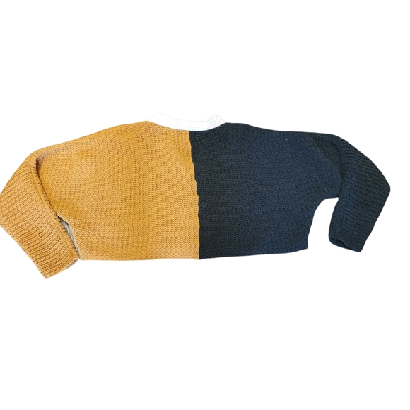 Made with Love knitted crop top.      b1 - Picture 3 of 6